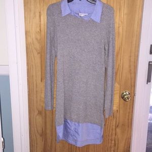 It could be used as a dress or with leggings !